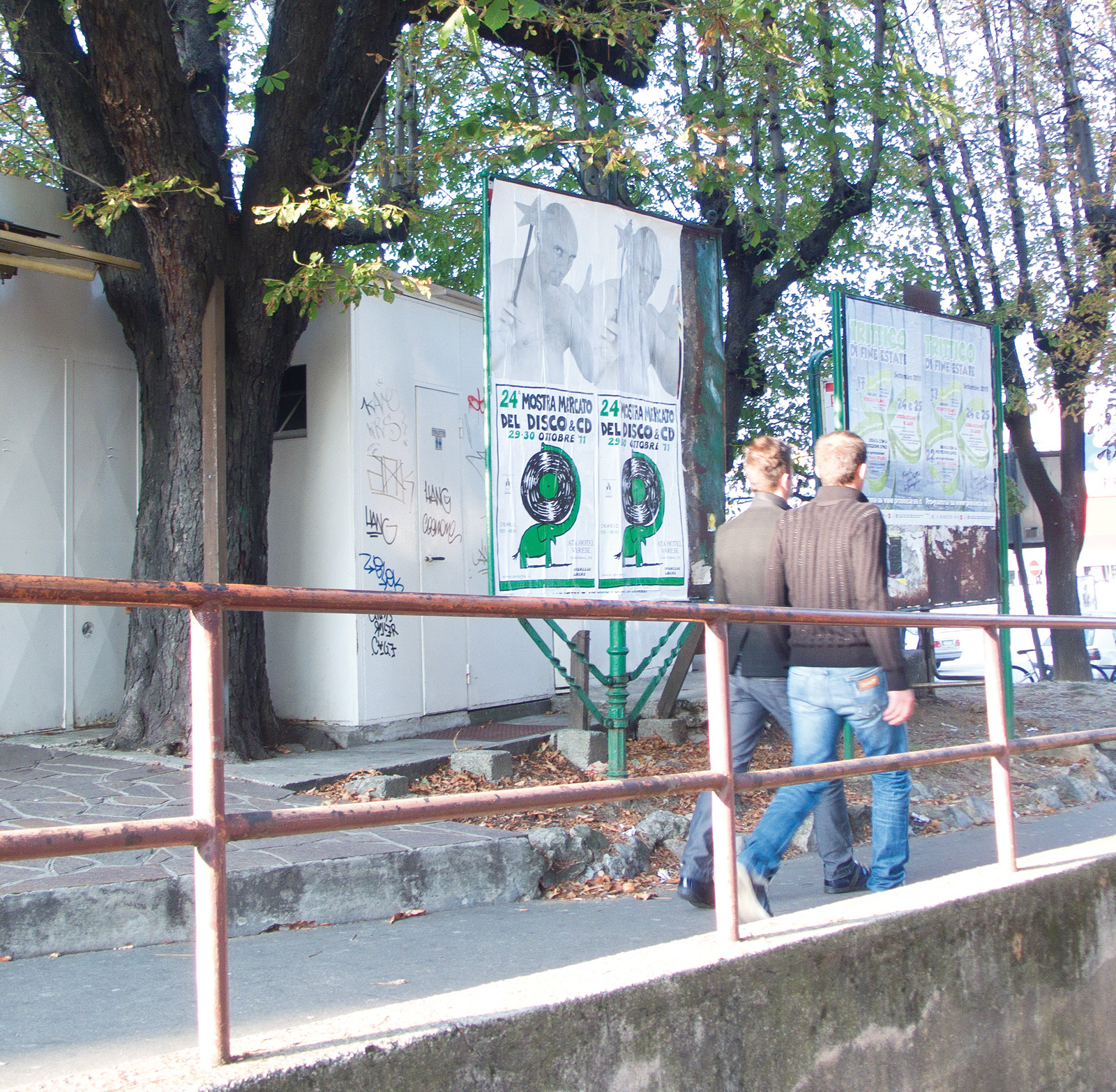 2011. Varese. Pubblica affissione.