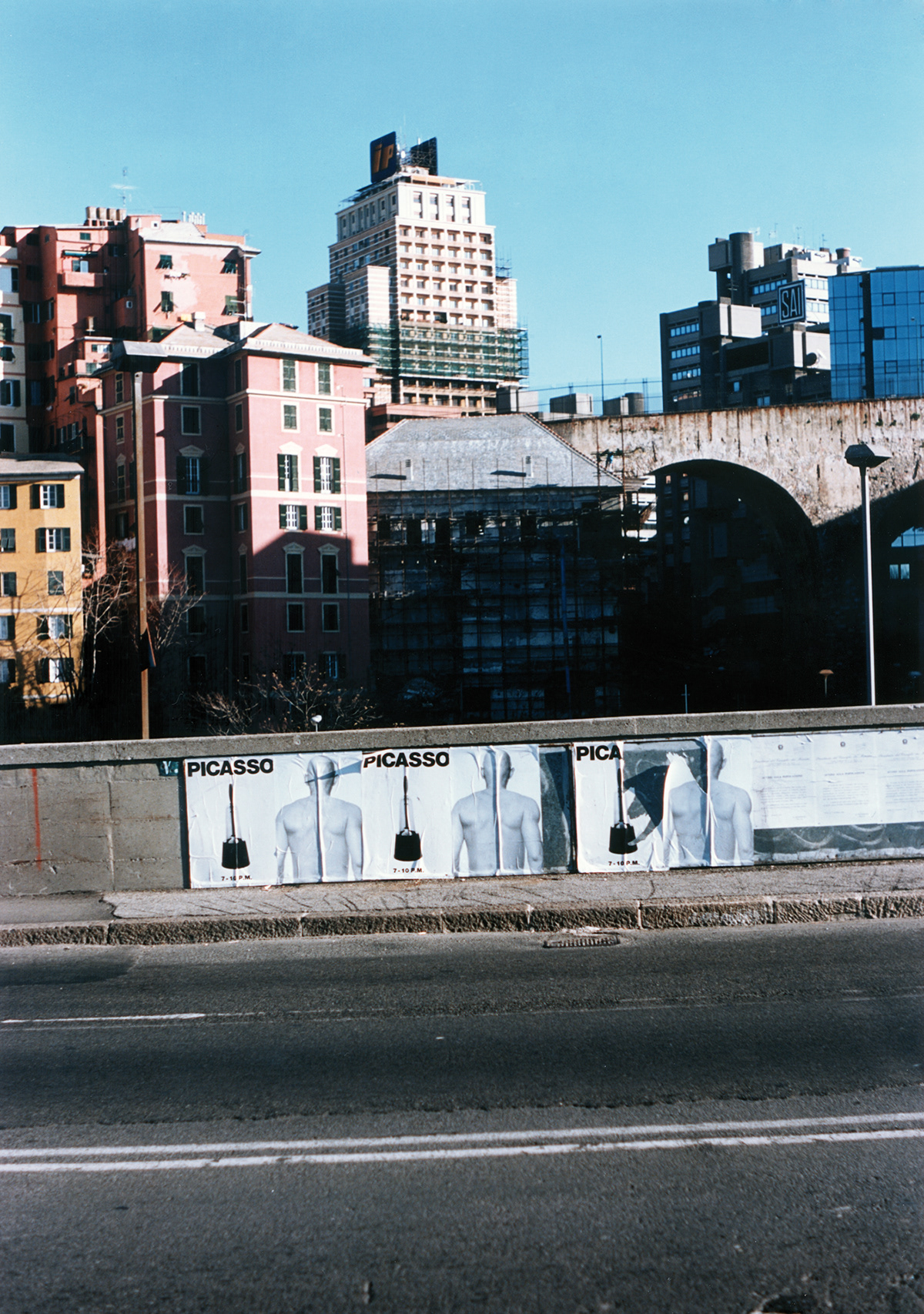 1995. Genova. Pubblica affissione.