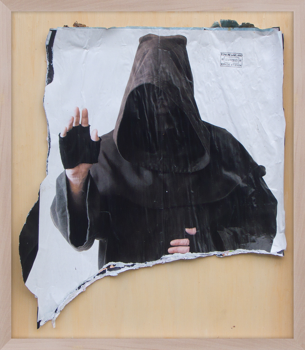 FFPP13MILB02 — Manifesti decollati, legno, vetro